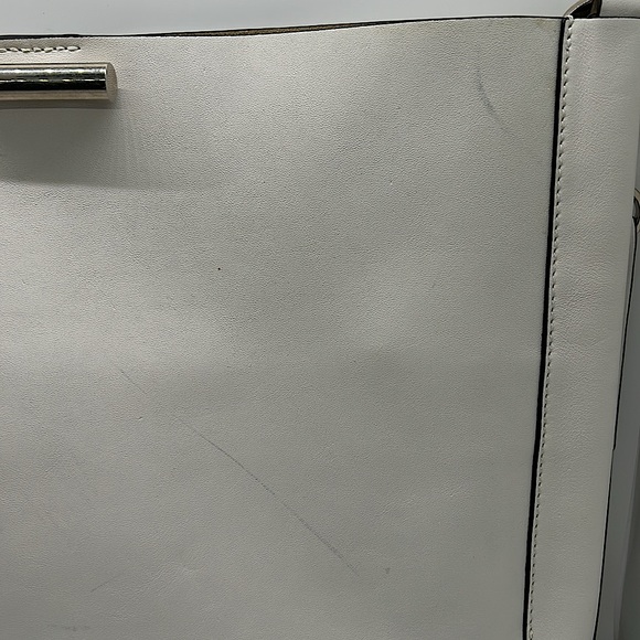 Stuart Weitzman NWT Off White Calf Leather Small Dorian Crossbody Bag Purse 🌸🌸 - Picture 12 of 12